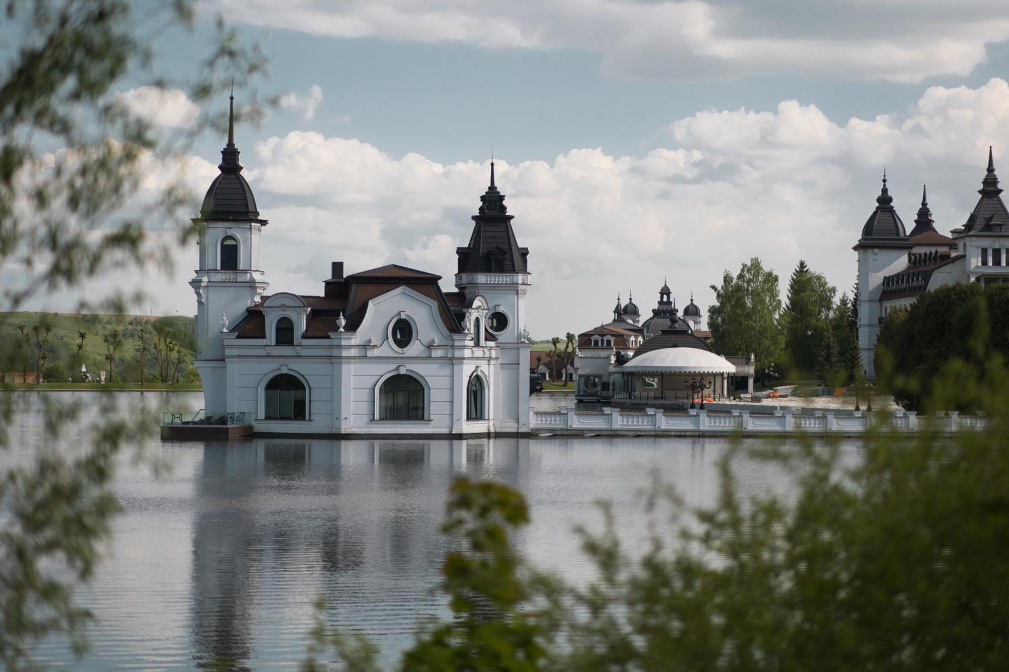 Edem Resort Medical & Spa Strelki  Exteriör bild