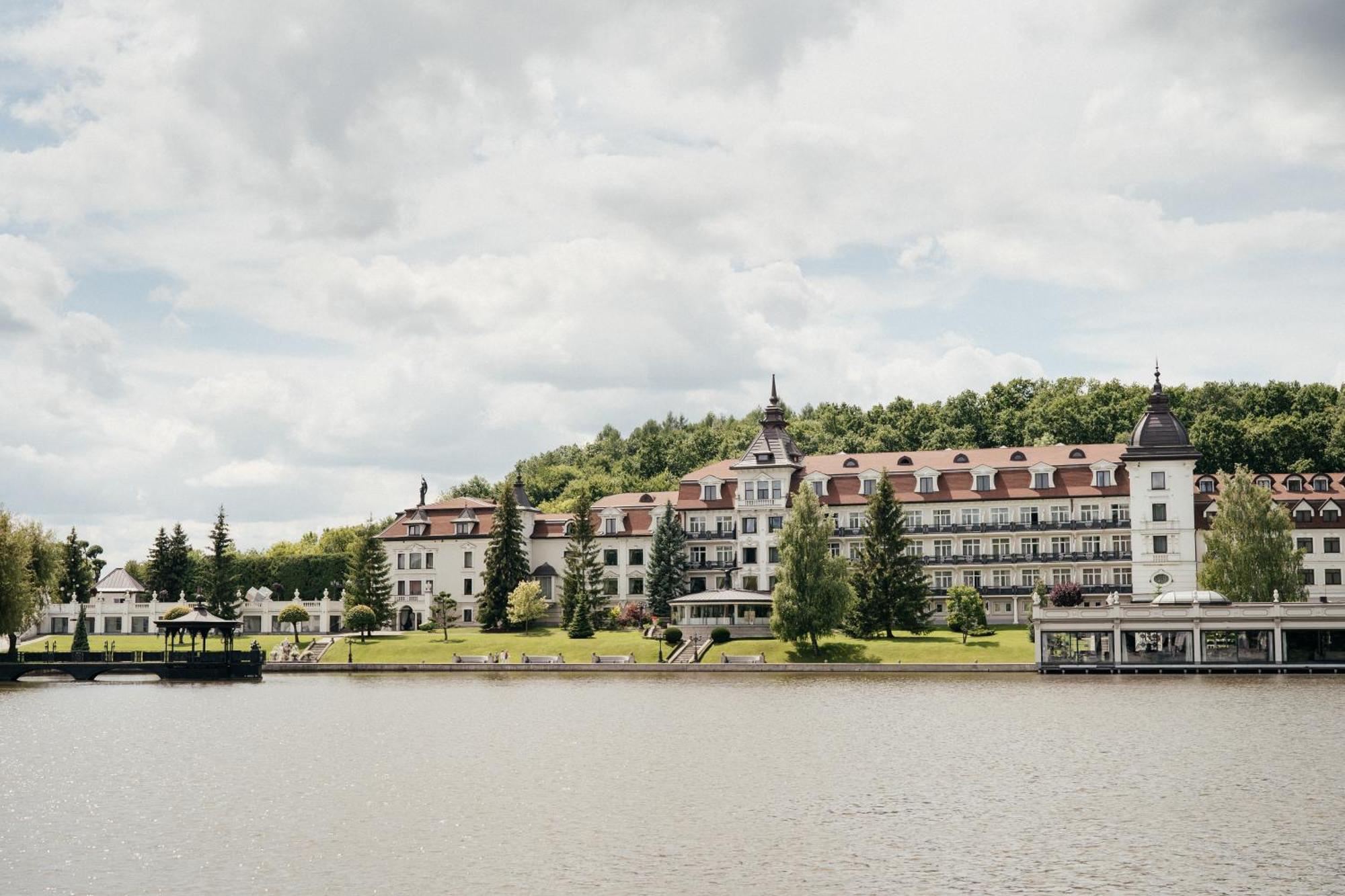 Edem Resort Medical & Spa Strelki  Exteriör bild