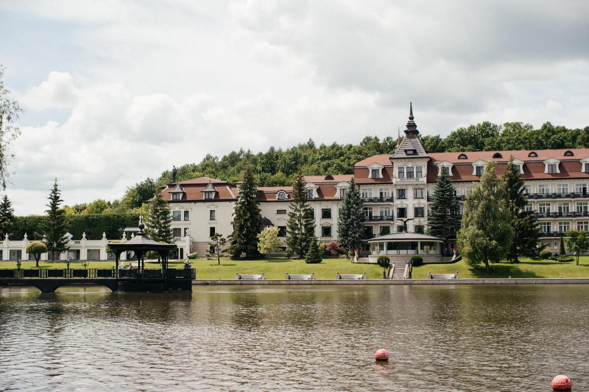 Edem Resort Medical & Spa Strelki  Exteriör bild