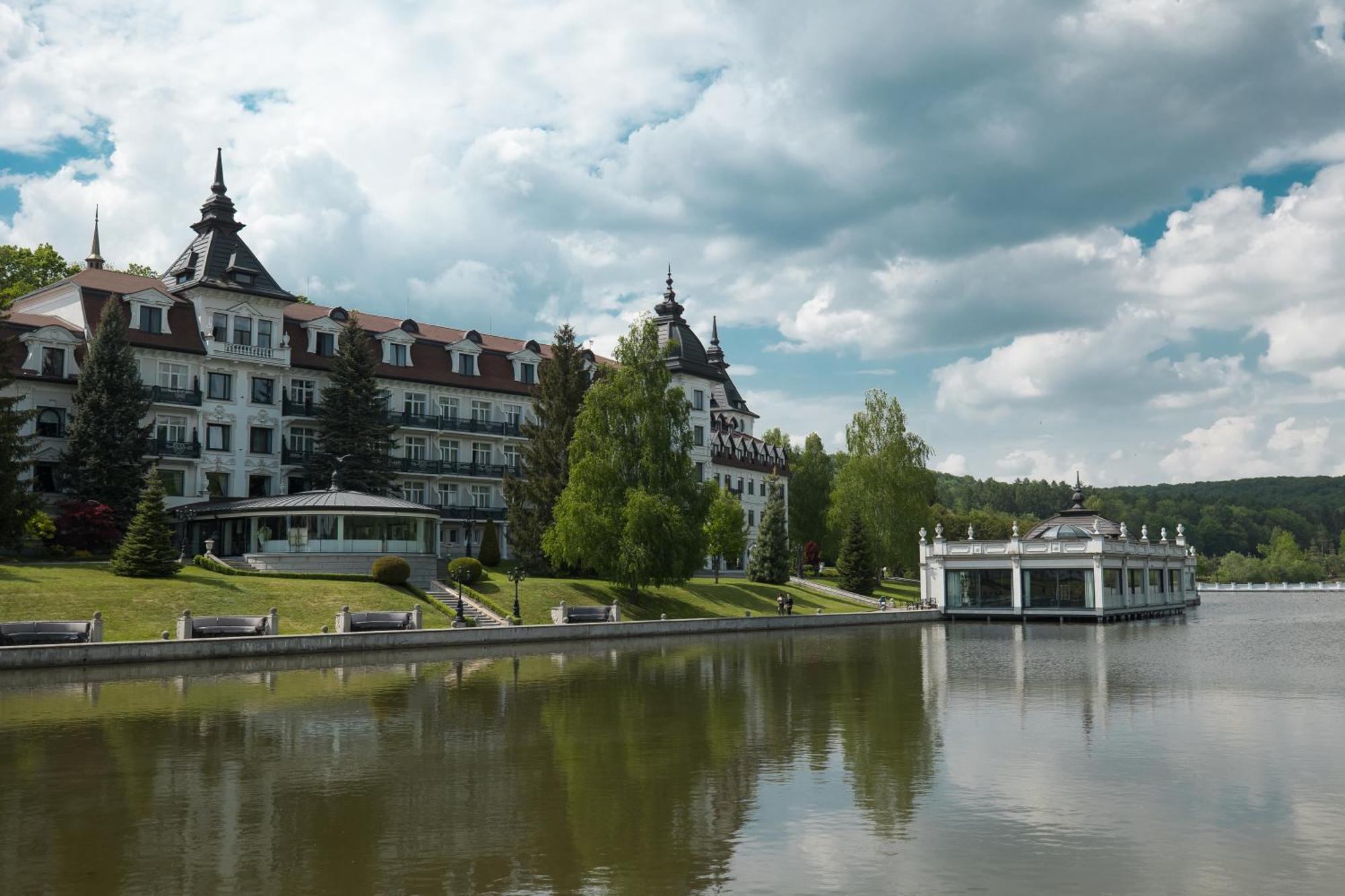 Edem Resort Medical & Spa Strelki  Exteriör bild