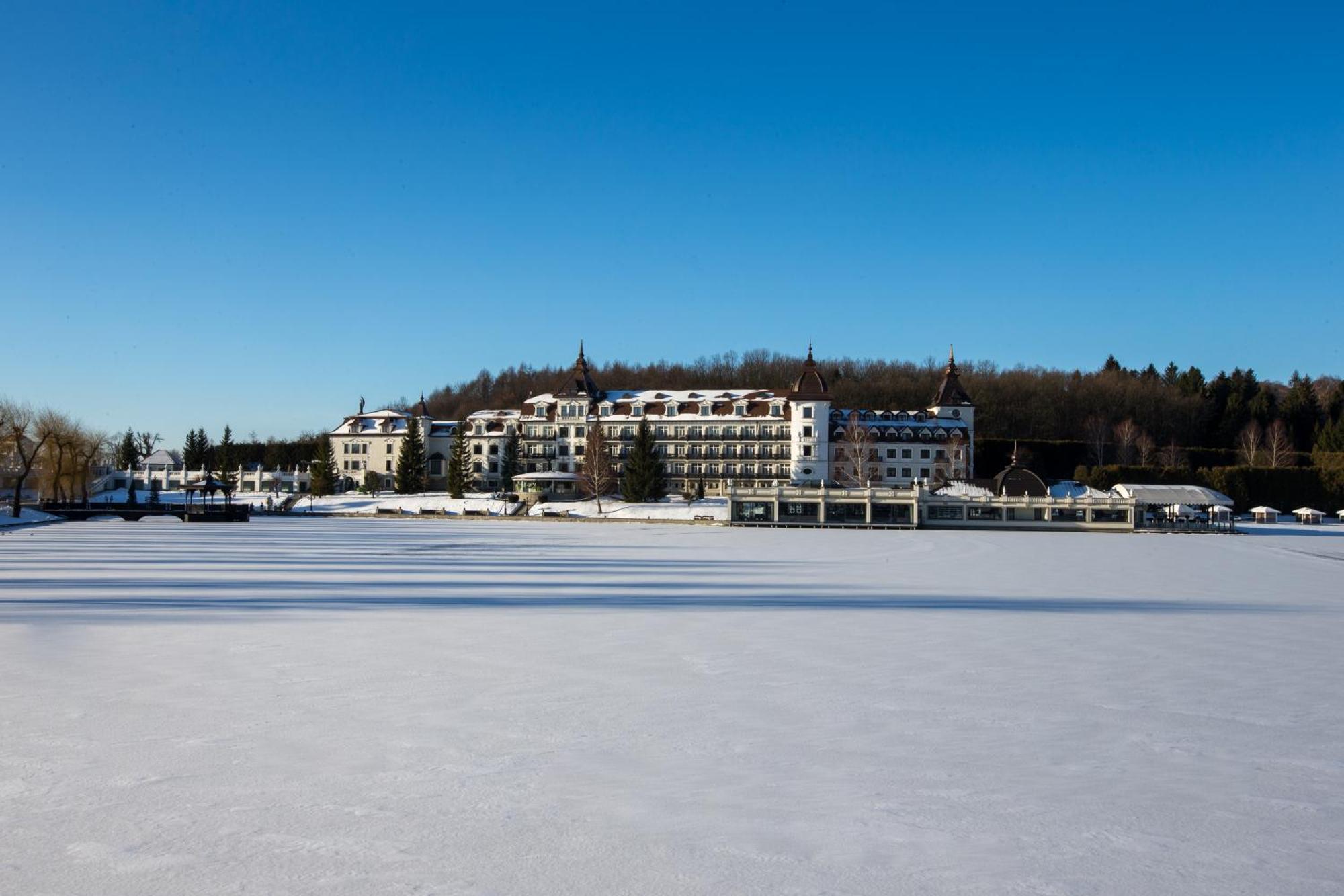 Edem Resort Medical & Spa Strelki  Exteriör bild